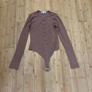 Betro Simone Ribbed Long-Sleeve Brown Bodysuit